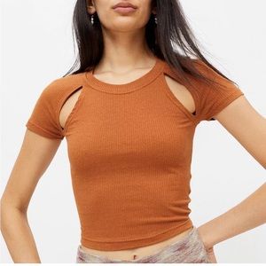 Zoe Cut-Out Tee in Size XS
